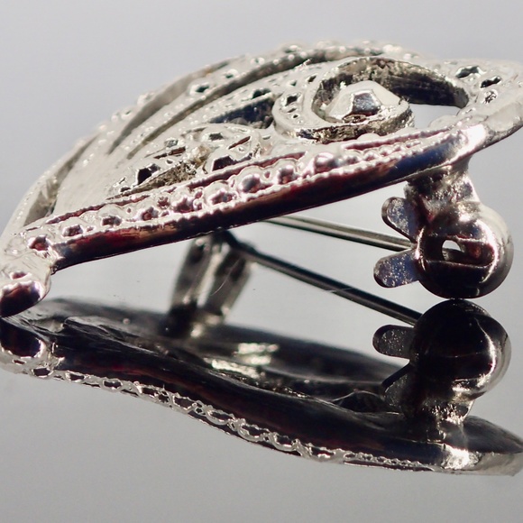 Vintage Child's Heart Theme Silver Tone Fancy Stylized Brooch Lapel Pin 1" Jewel - Picture 6 of 7